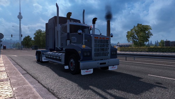 mack_titan_v8_1